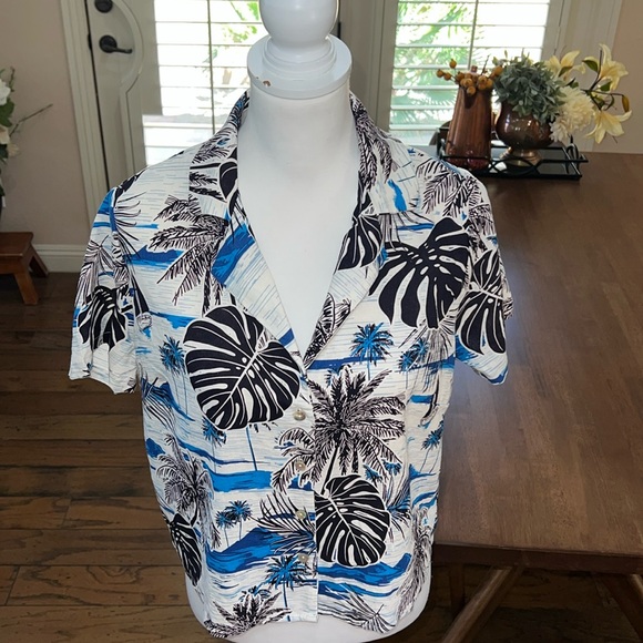 Linen Cotton Crop Boxy Button Front Shirt Beach Hawaiian Coconut Girl Sz S NWT - Picture 2 of 9